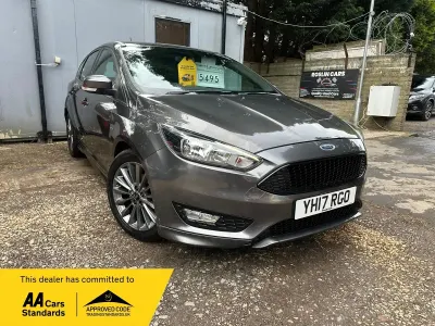 Used Ford Focus ST-Line 125 HP (91 kW) 2017 Grey Hatchback