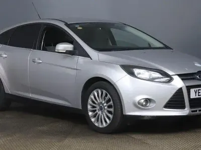 Used Ford Focus Zetec 125 HP (91 kW) 2011 Silver Hatchback