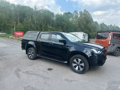 Used Isuzu D-Max 163 HP (119 kW) 2022 Black Pickup