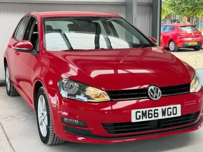Used VW Golf VII Edition 110 HP (80 kW) 2016 Red Hatchback