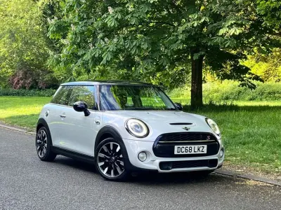 Used Mini Cooper S Exclusive 192 HP (141 kW) 2019 Silver Hatchback