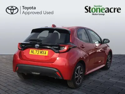 Used Toyota Yaris Hybrid Design 116 HP (85 kW) 2023 Red Hatchback
