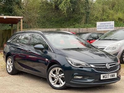 Used Vauxhall Astra SRi 136 HP (100 kW) 2017 Green Estate