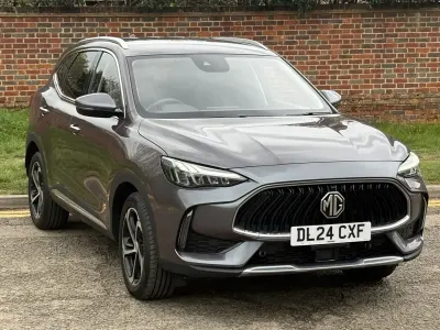 Begagnad MG HS Trophy 160 HK (117 kW) 2024 Grå SUV