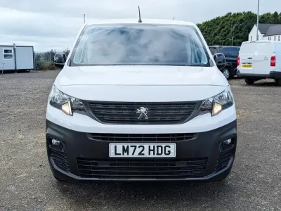 Used Peugeot Partner Premium 100 HP (73 kW) 2022 White MPV