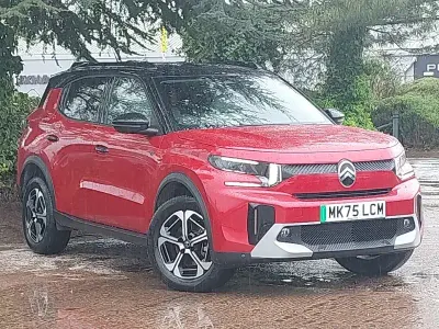 Begagnad Citroën e-C3 83 kW (113 HK) 2025 Röd Halvkombi