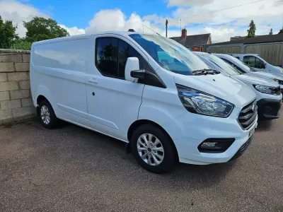 Used Ford Transit Custom Limited 130 HP (95 kW) 2022 White Van