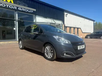 Używany Peugeot 208 Allure 2017 Szary Hatchback