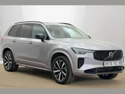 Usado Volvo XC90 Plus 449 HP (330 kW) 2025 Prateado SUV