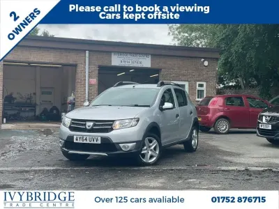 Usado Dacia Sandero Lauréate 90 CV (66 kW) 2014 Plateado Utilitario