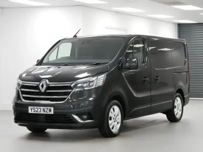 Used Renault Trafic 130 HP (95 kW) 2023 Black MPV
