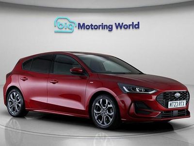 Used Ford Focus ST-Line 125 HP (91 kW) 2023 Red Hatchback