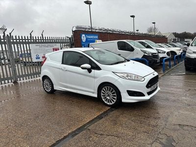 Used Ford Fiesta Sport 93 HP (68 kW) 2016 White Van