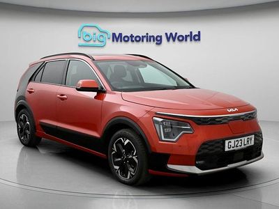 Used Kia e-Niro 147 kW (201 HP) 2023 Orange SUV