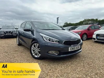 Begagnad Kia Ceed 126 HK (92 kW) 2015 Blå Halvkombi