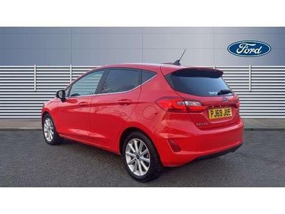 Usado Ford Fiesta Titanium 125 CV (91 kW) 2019 Rojo Utilitario
