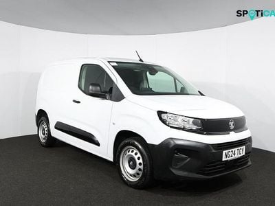 Used Vauxhall Combo S 101 HP (74 kW) 2024 White Van