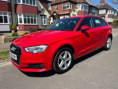 Usado Audi A3 Comfort 150 HP (110 kW) 2018 Vermelho Sedan