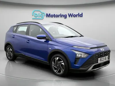Begagnad Hyundai Bayon SE 101 HK (74 kW) 2023 Blå SUV