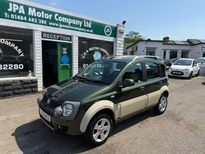 Used Fiat Panda 4x4 Cross 70 HP (51 kW) 2010 Green Hatchback