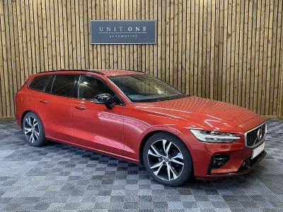 Used Volvo V60 R-Design 190 HP (139 kW) 2019 Red Estate