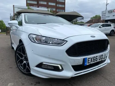 Begagnad Ford Mondeo Titanium 240 HK (176 kW) 2016 Vit Halvkombi