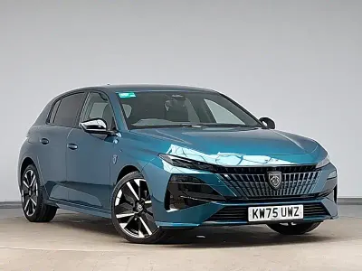 Used Peugeot 308 Premium 145 HP (106 kW) 2025 Blue Hatchback
