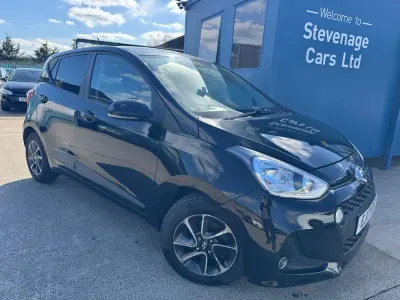 Usado Hyundai i10 Premium 87 CV (63 kW) 2017 Negro Utilitario
