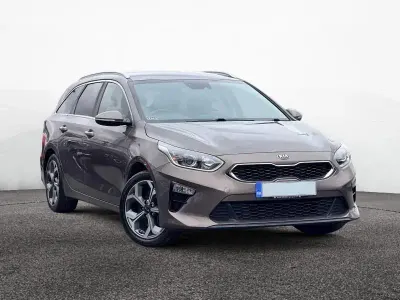 Usado Kia Ceed 136 HP (100 kW) 2019 Castanho Citadino