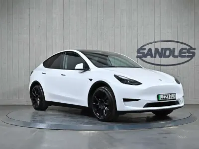 Begagnad Tesla Model Y RWD 219 kW (299 HK) 2023 Vit SUV