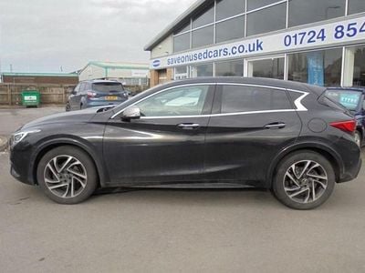 Used Infiniti Q30 Premium 109 HP (80 kW) 2017 Black Hatchback