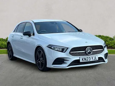 Begagnad Mercedes A180 Executive 2023 Vit Halvkombi