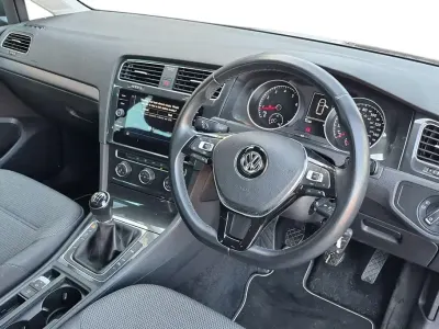 Begagnad VW Golf VII Match 130 HK (95 kW) 2019 Grå Halvkombi