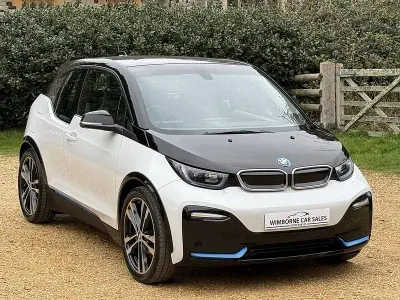Käytetty BMW i3 Comfort Edition 135 kW (184 HP) 2022 Valkoinen Viistoperä