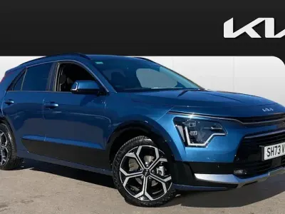 Gebraucht Kia Niro 141 PS (103 kW) 2023 Blau SUV