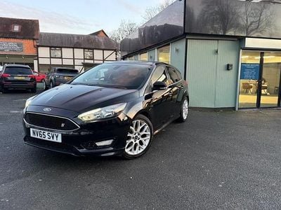 Black Used 2016 Ford Focus Zetec Hatchback | £6,399 (Fair price)