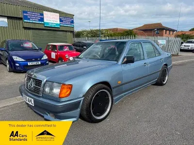 Used Mercedes E300 1988 Blue Sedan