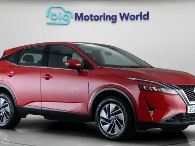 Used Nissan Qashqai Acenta Premium 140 HP (102 kW) 2023 Red SUV