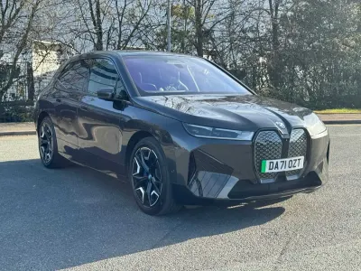 Usado BMW iX M Sport 385 kW (524 CV) 2022 Gris SUV