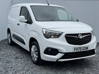 Używany Vauxhall Combo Sportive 100 KM (73 kW) 2020 Biały Minivan