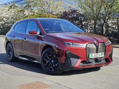 Usado BMW iX Comfort Edition 455 kW (619 CV) 2022 Rojo SUV