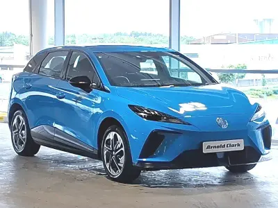 Used MG MG4 EV SE 125 kW (170 HP) 2023 Blue Hatchback