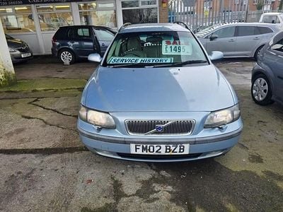 Blue Used 2002 Volvo V70 SE Estate | £1,495 (Good price)