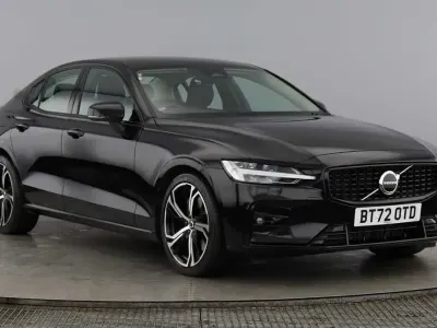 Usado Volvo S60 Plus 250 HP (183 kW) 2023 Preto Sedan