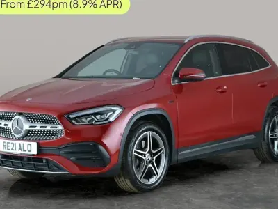 Usado Mercedes GLA250 Exclusive 218 HP (160 kW) 2021 Vermelho SUV