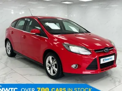Used Ford Focus Zetec 125 HP (91 kW) 2011 Red Hatchback