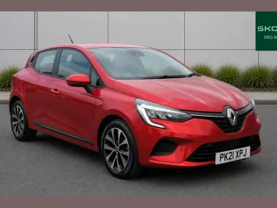 Used Renault Clio Iconic 88 HP (64 kW) 2021 Red Hatchback