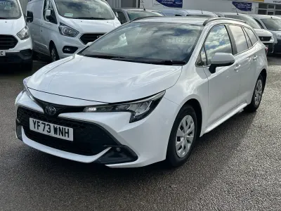 Używany Toyota Corolla 125 KM (91 kW) 2023 Biały