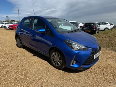 Used Toyota Yaris 111 HP (81 kW) 2019 Blue Hatchback