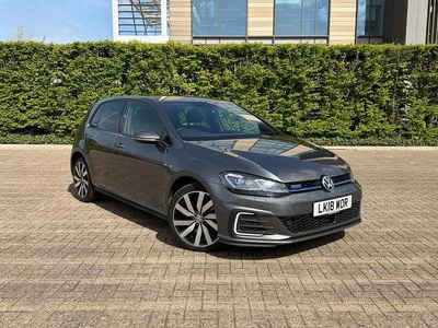 Usado VW Golf VII Advance 204 HP (150 kW) 2018 Cinzento Citadino